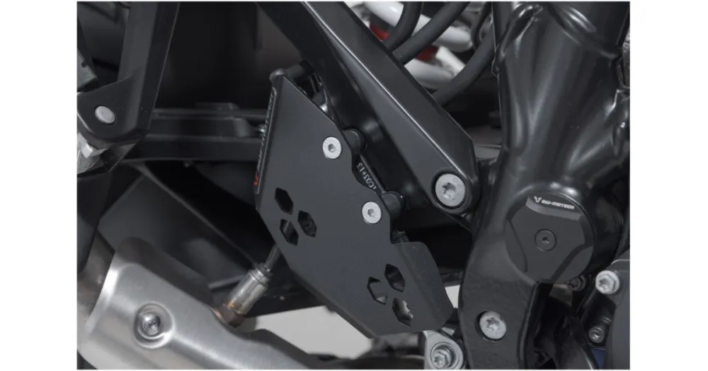SW MOTECH kryt brzdové pumpy KTM 1290 Super Adventure (21-) Jen Po Omezenou Doba